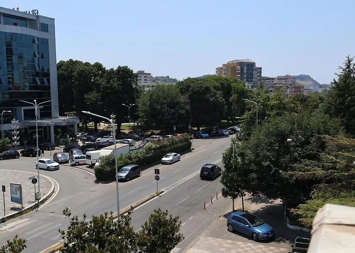 אכסניה Center *