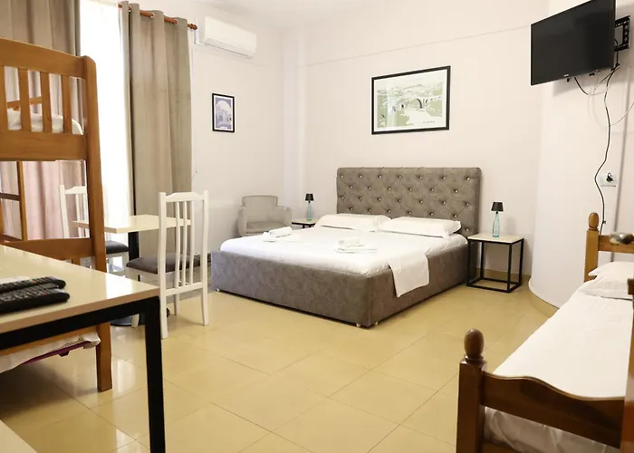 Center אכסניה שקודר